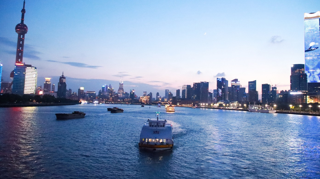 惠生舰夜游浦江 七夕浪漫开场