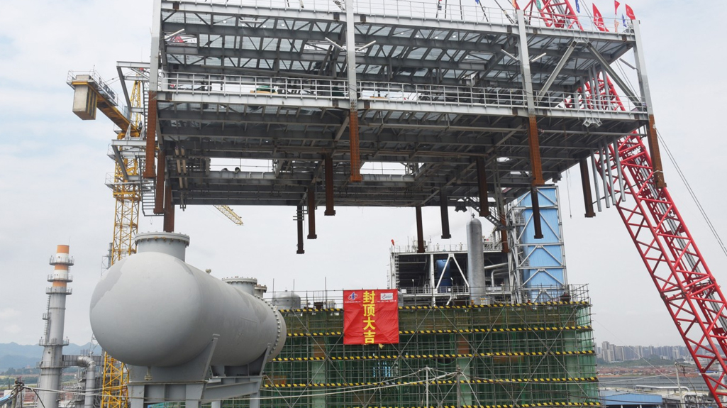 精心擘画勠力同心迎来首件模块吊装开门红