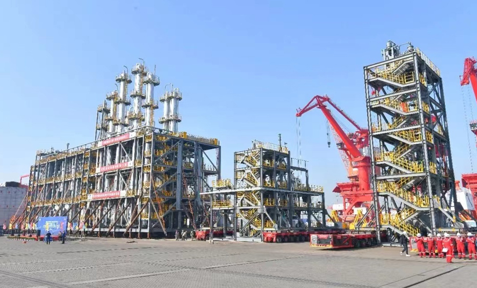 惠生工程总承包的中东整体模块工程举行发运仪式