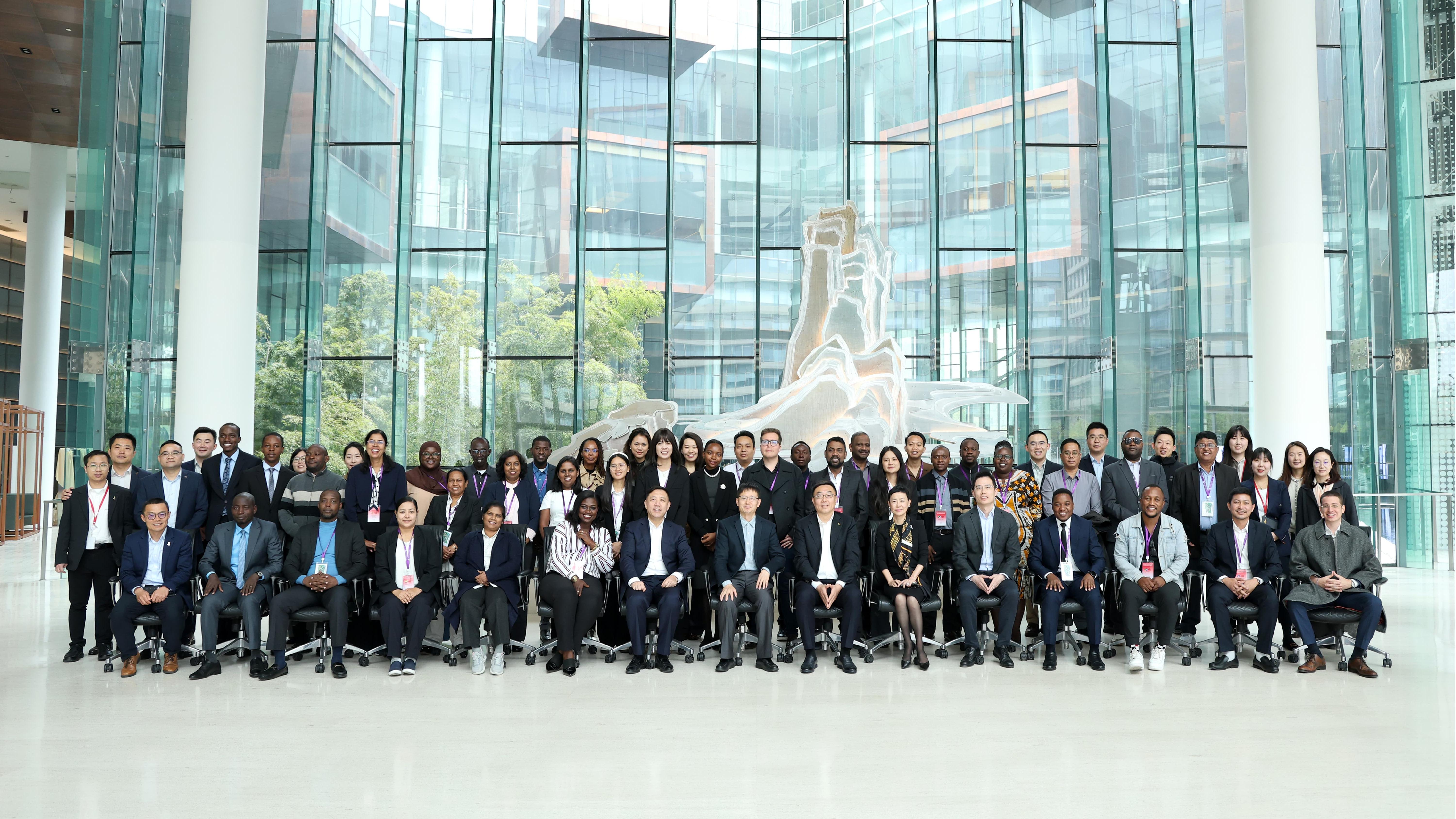 MOFCOM Training Program Delegation Visits WEL to Explore 